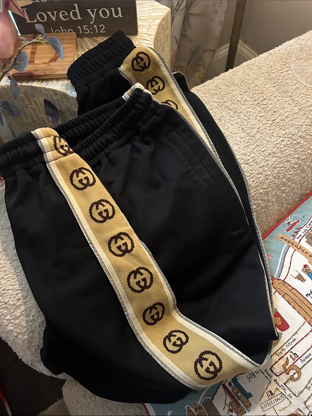 Gucci joggers with some wear🥳🥳❌❌
